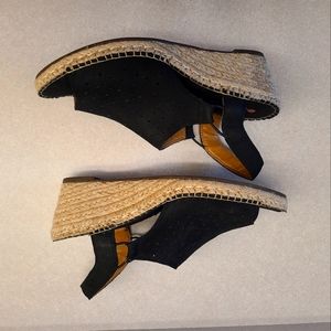 EUC Clark's Petrina Gail Nubuck Leather Sandals, Black, Size 10